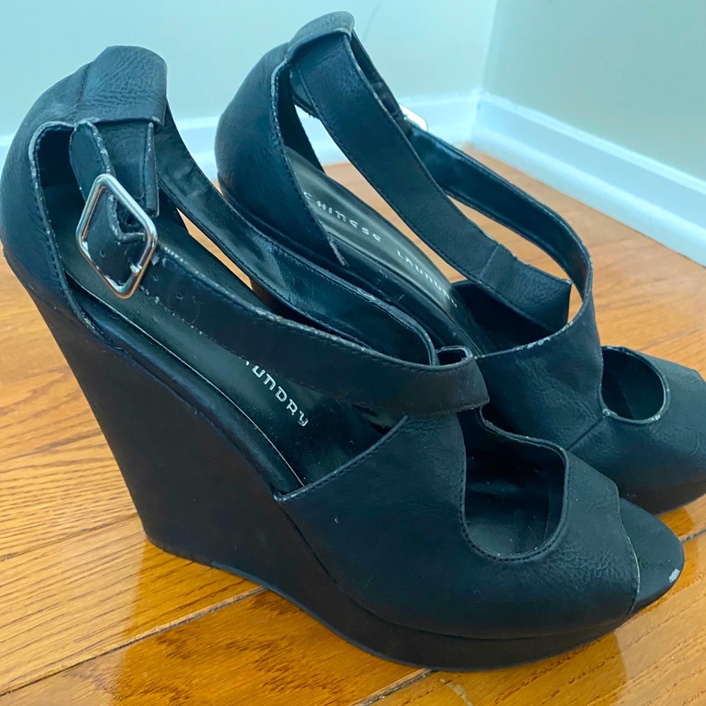 Black Wedges